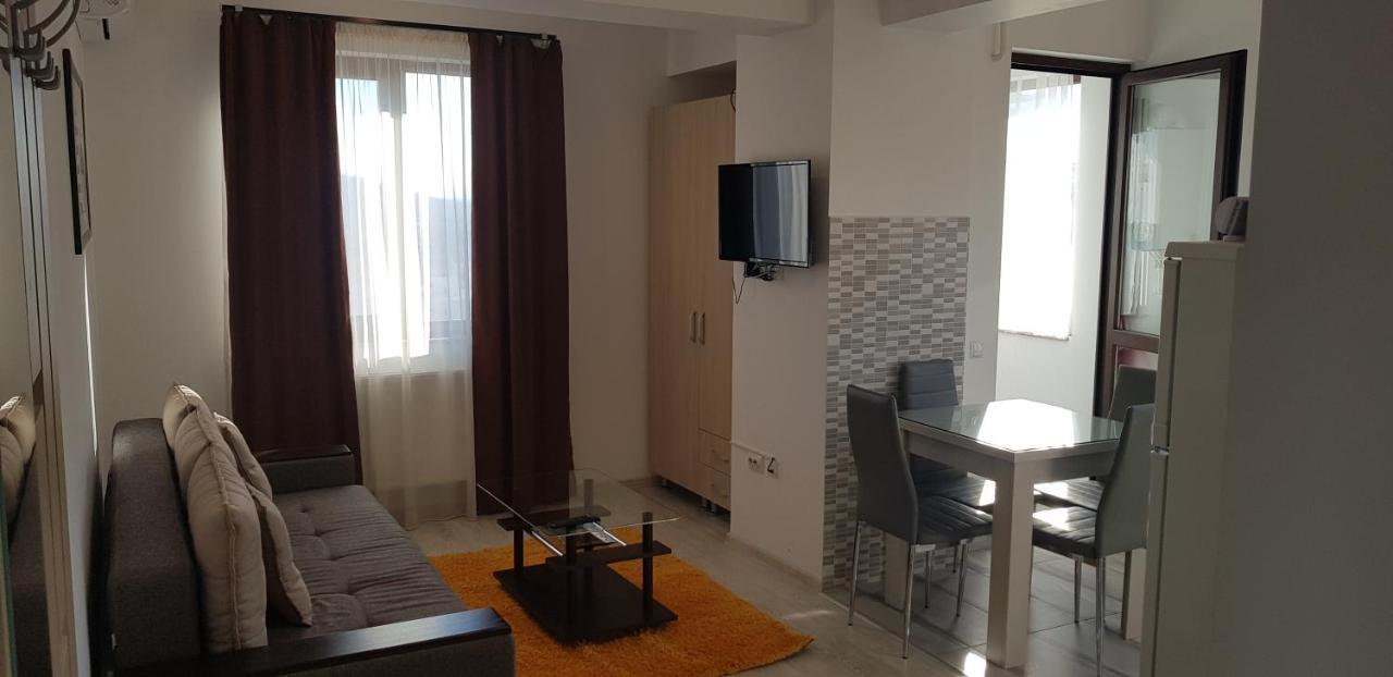 Center Apartments Iasi Exterior photo